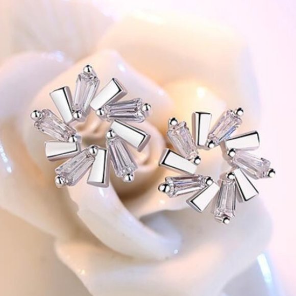 Jewelry - NEW 925 Sterling Silver Diamond Flower Earrings A